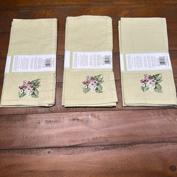 Martha Stewart Everyday Embroidered Napkins Light Green Cotton Set 6 NEW - Picture 1 of 4